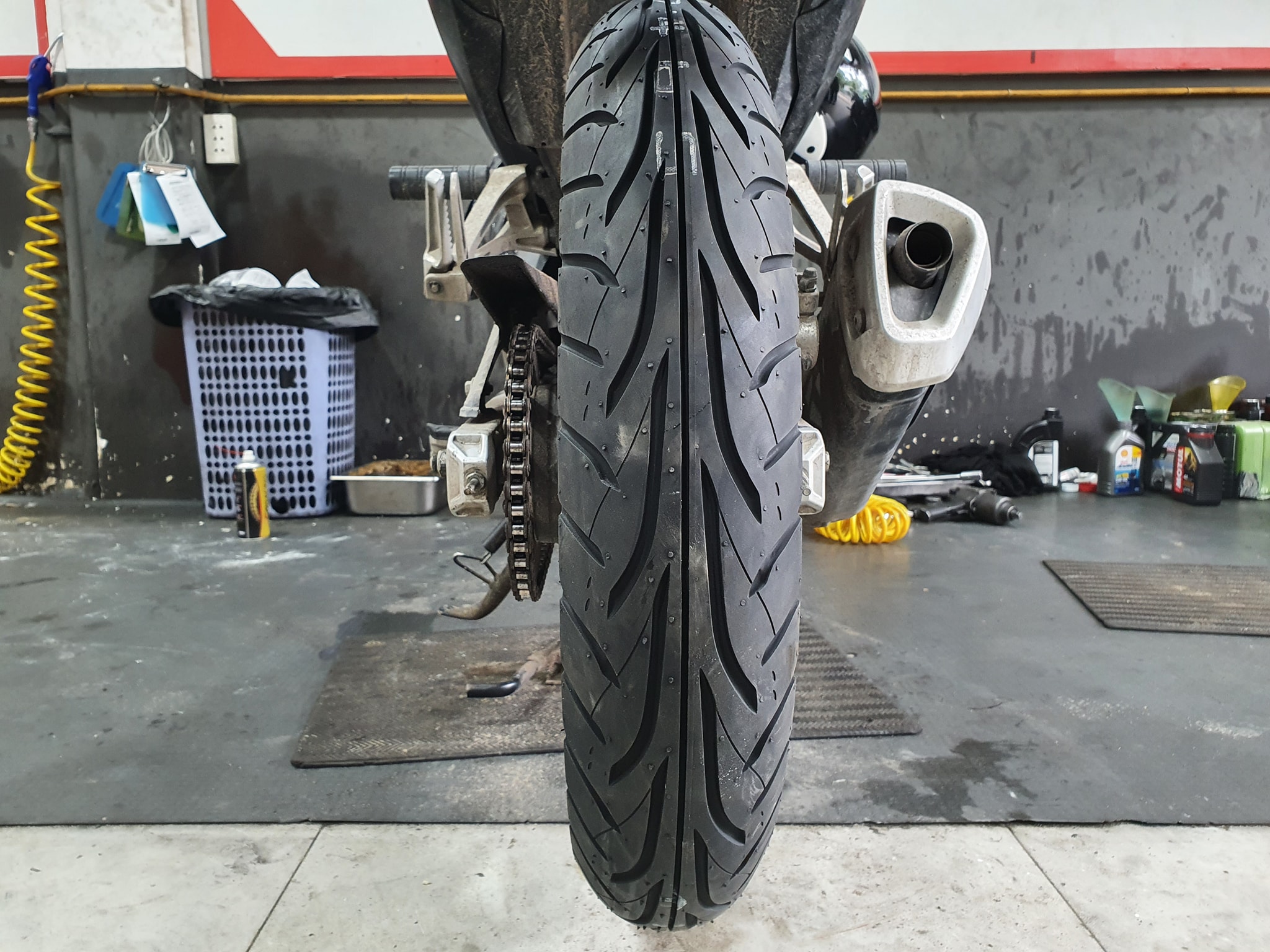 Vỏ xe Dunlop 110/70-17 gai GT601 (030005)