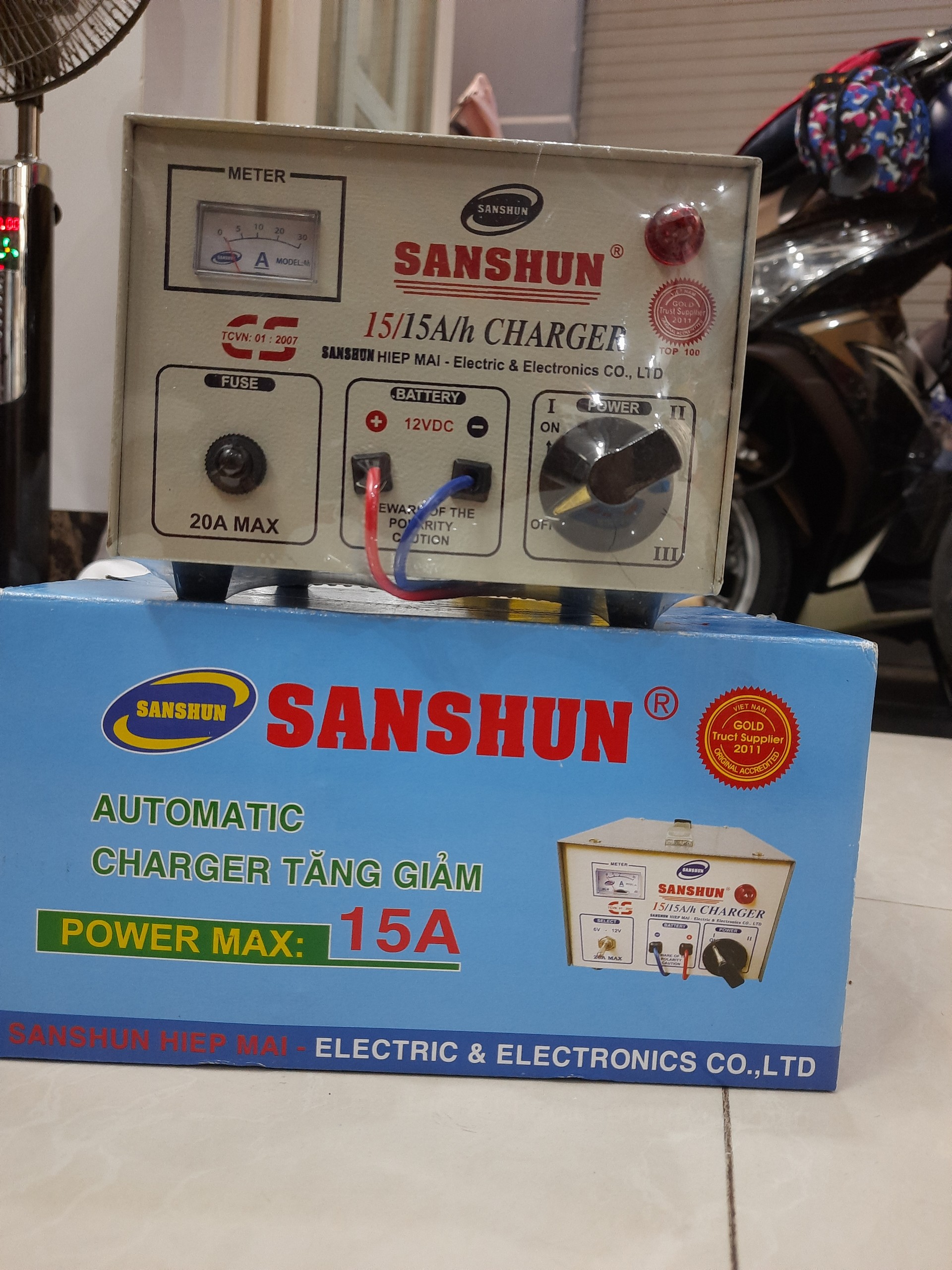 [HCM]SẠC BÌNH ẮC QUY SANSHUN 15AH ( nhà máy bỏ chế dộ 6v)