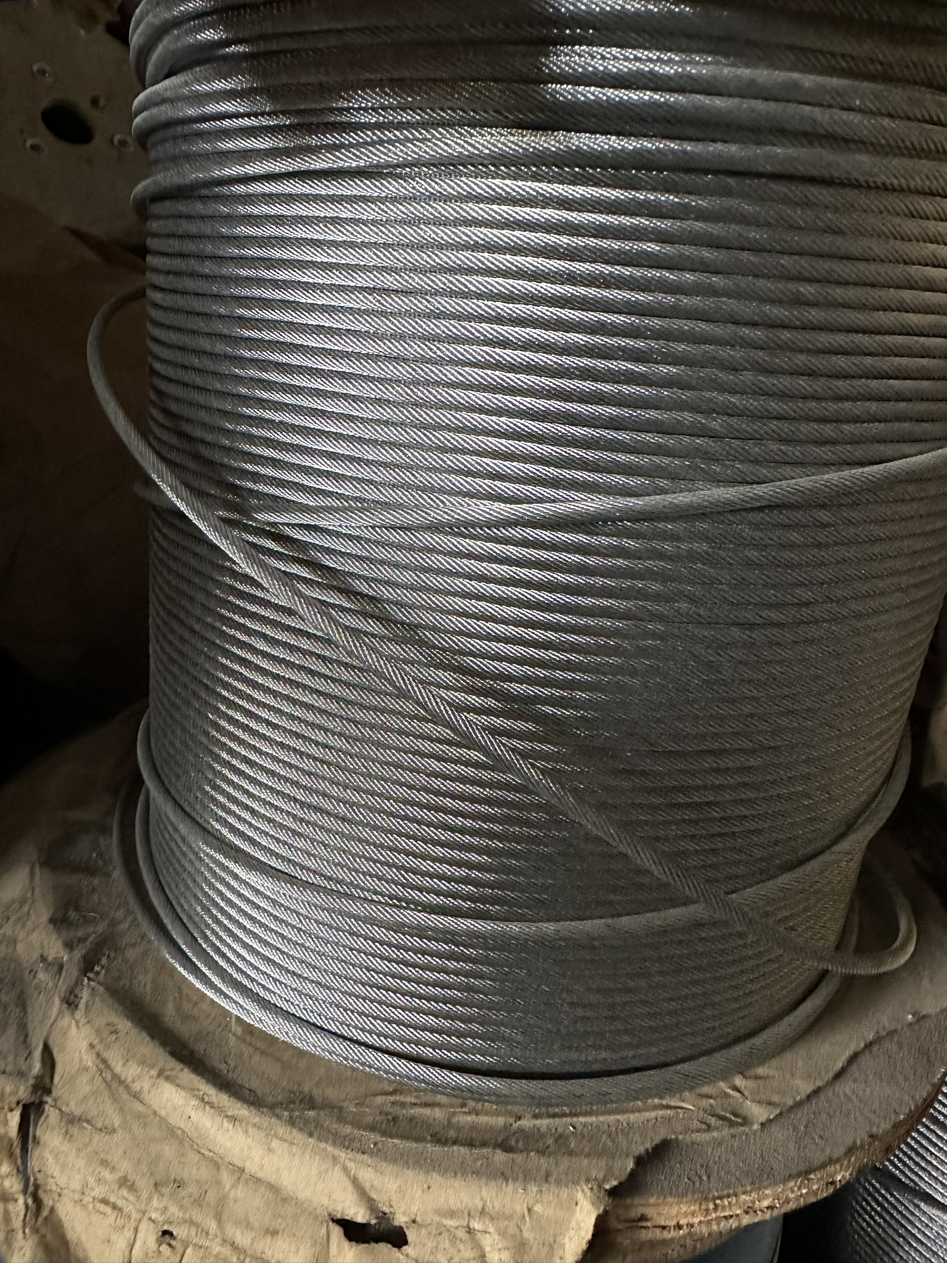 Cáp chống xoắn hàn quốc phi 4. cáp thay tời. cáp tự hành. dây cáp cẩu cáp thép giá sỉ