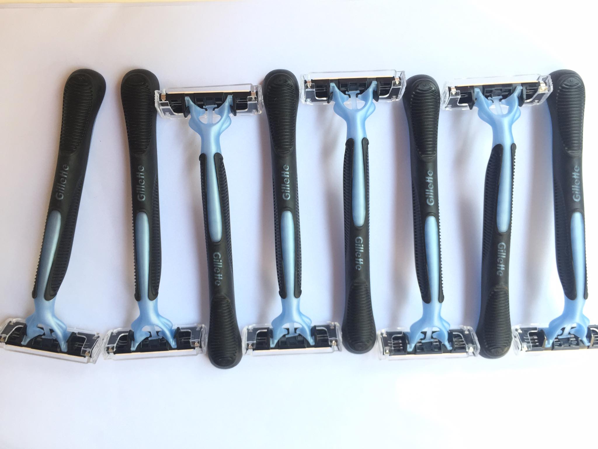 set 8 dao cạo râu Gillette Blue3 Smooth(bì gồm 8 cây lẻ)