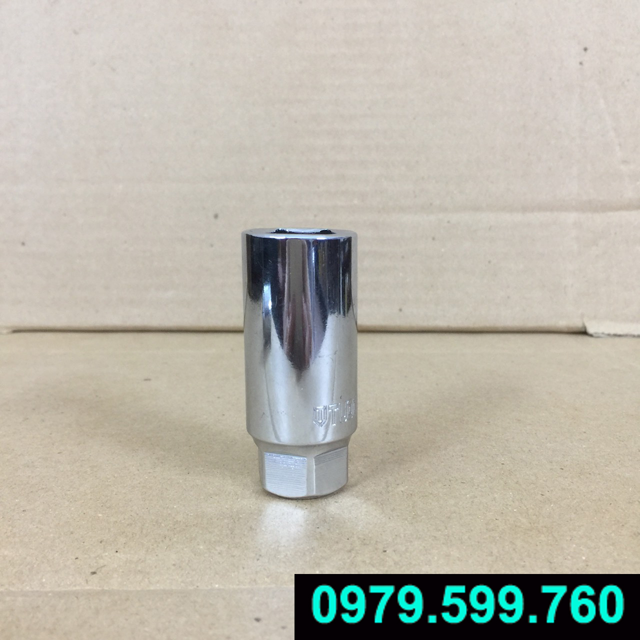 Khẩu tuýp mở bugi 21mm