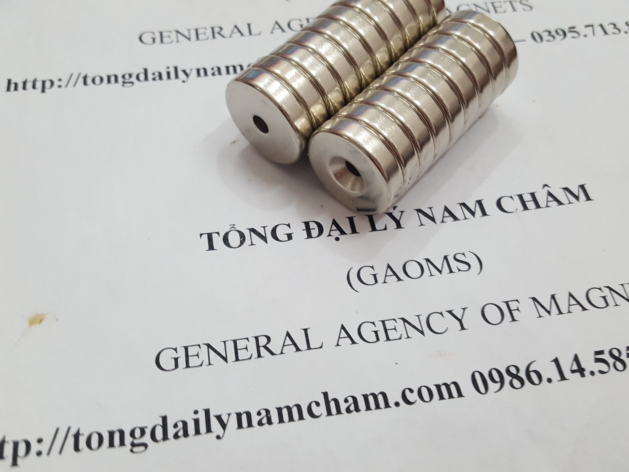 5 viên nam châm 20x5mm có lỗ vát bắt vít