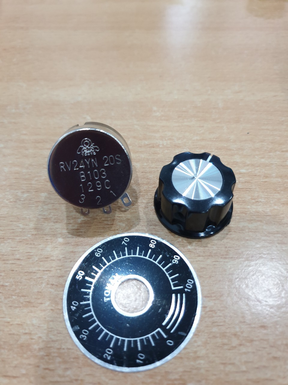 Biến trở B103, B502, B504, B202, B204, mặt chia vạch ( 20 cái)