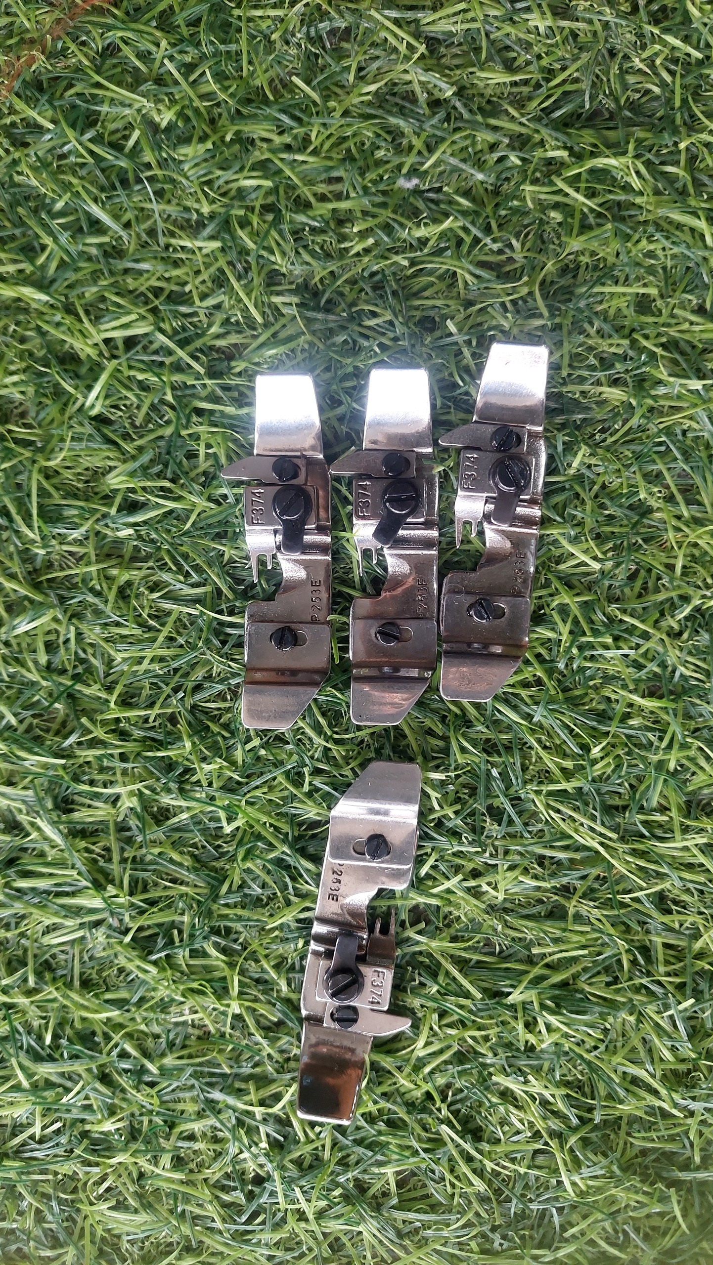 chân vịt vắt sổ cuốn biên