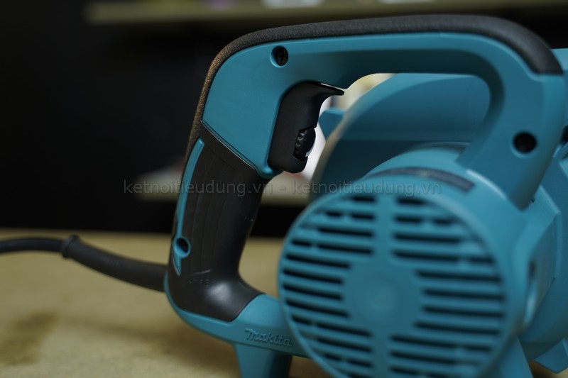 Máy thổi Makita UB1103