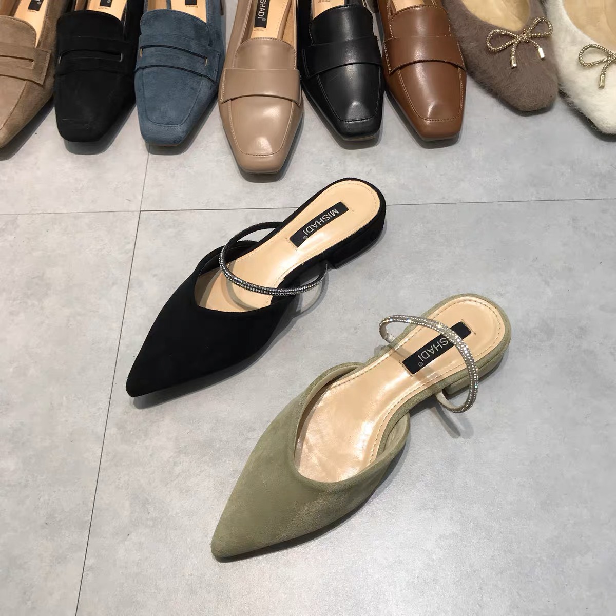 Sục nữ mũi nhọn quai đá lấp lánh M02