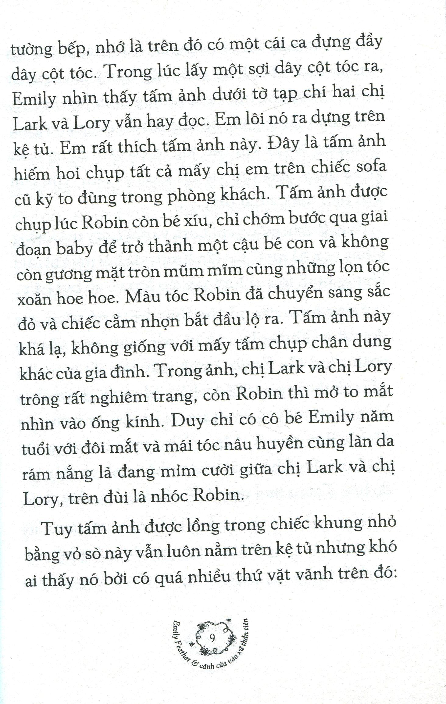 Emily Feather Và Cánh Cửa Vào Xứ Thần Tiên
