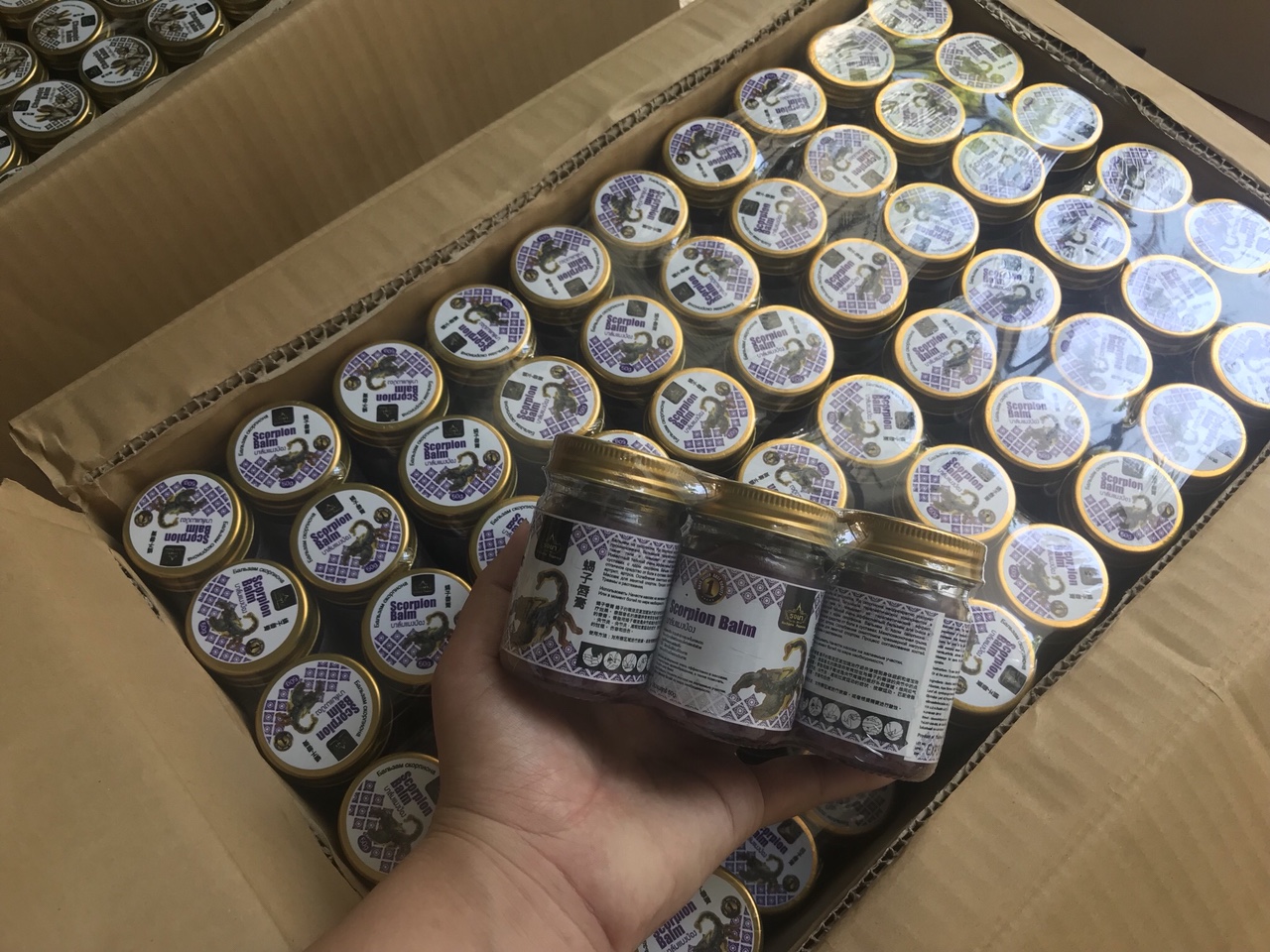 Dầu cù là xoa bóp hãng rotchana (rắn, hổ, bọ cạp, rết, cá sấu, hưu) Thái lan