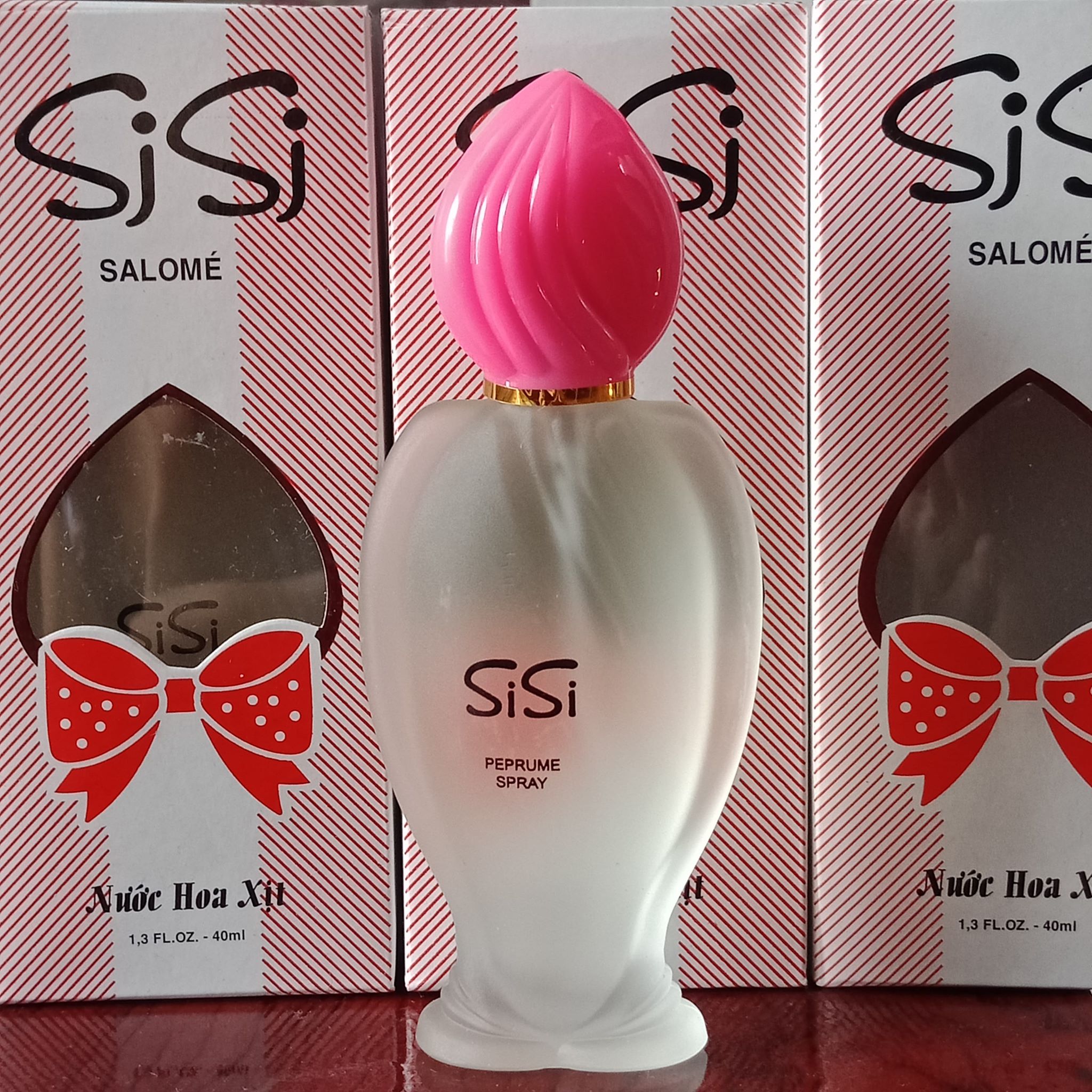 [HCM]Nước Hoa Quyến Rũ Qúy Phái Sisi 40ml