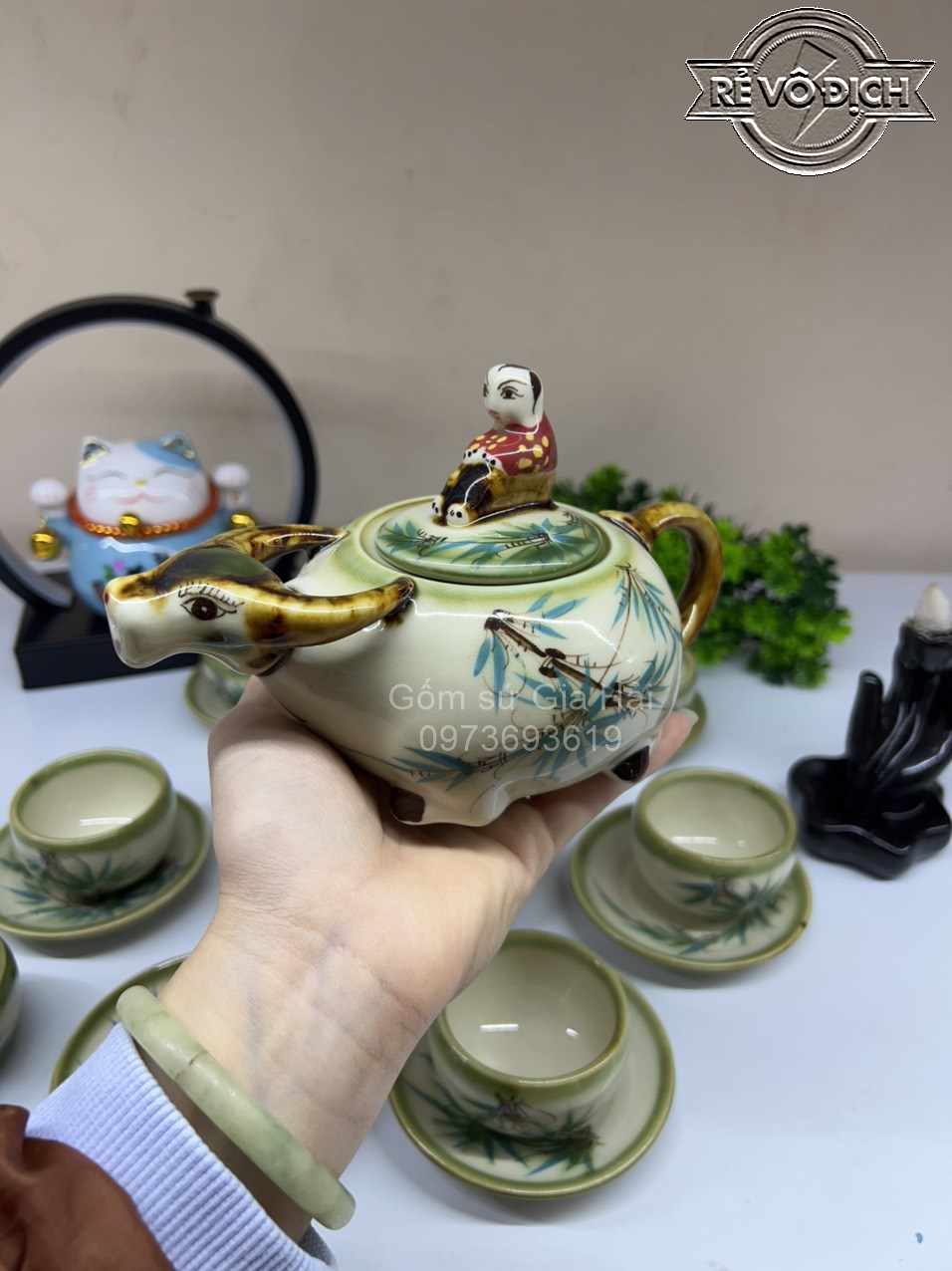 Ấm chén trà con trâu Bát Tràng