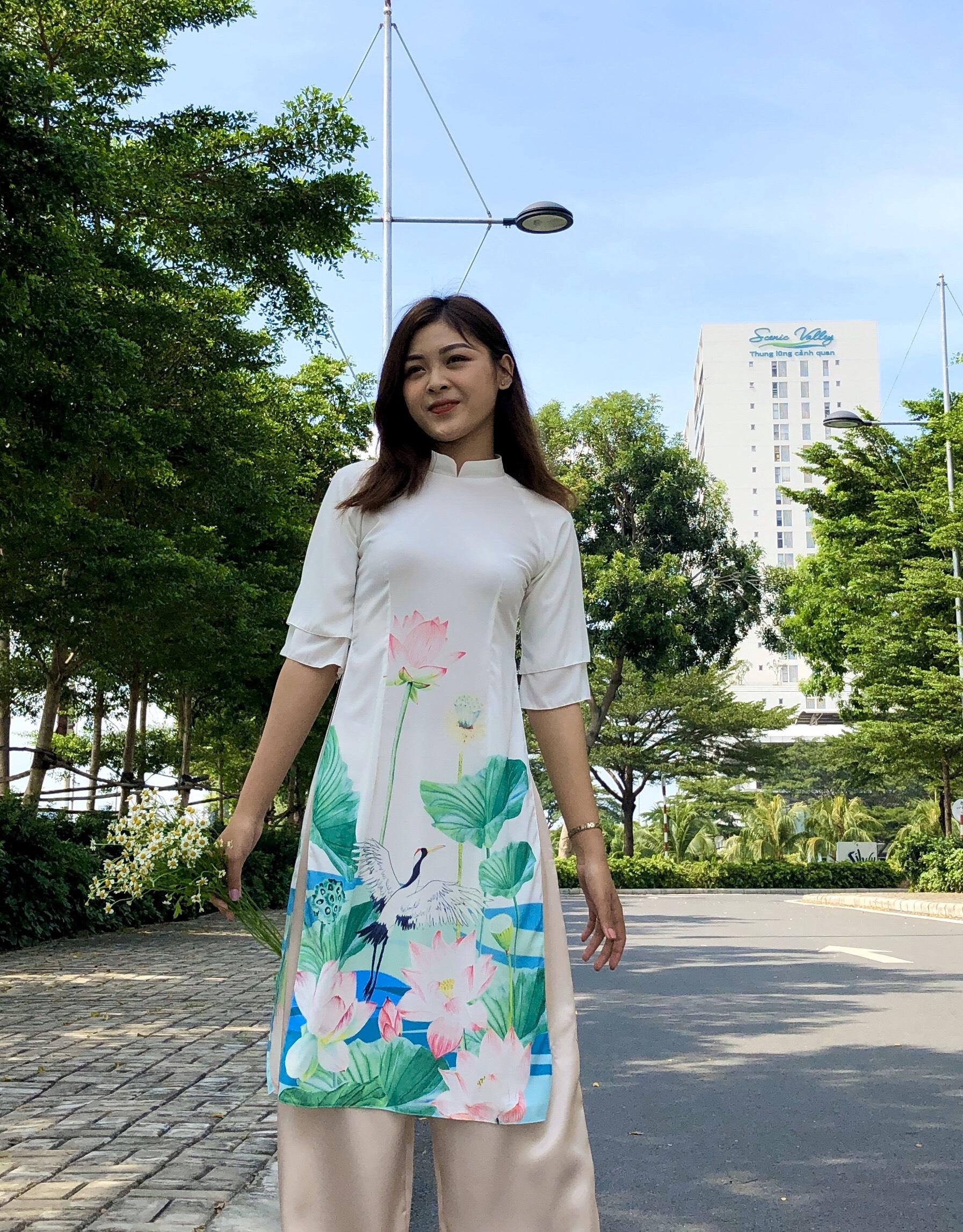 Set áo dài cách tân in hoa sen tay lỡ xếp tầng
