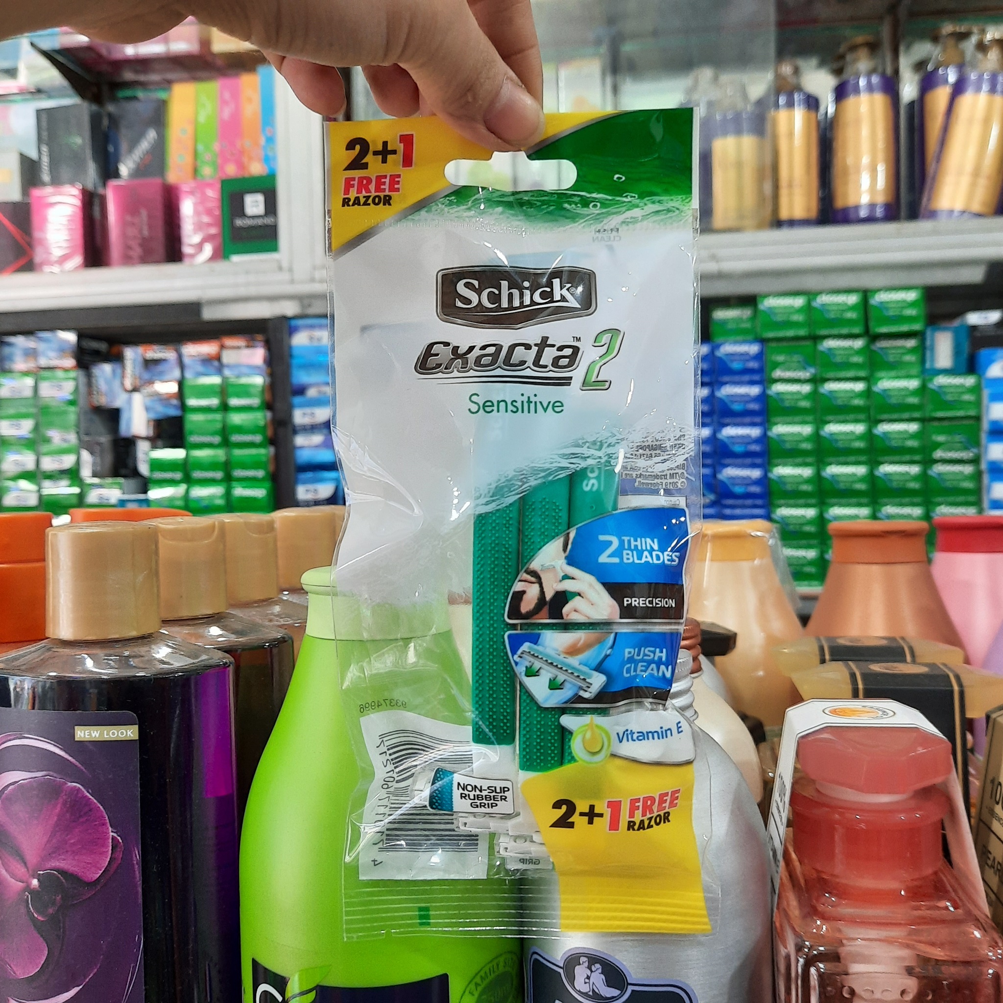 Bộ 2 + 1 cây dao cạo râu lưỡi đơn Schick Exacta 2 Sensitive