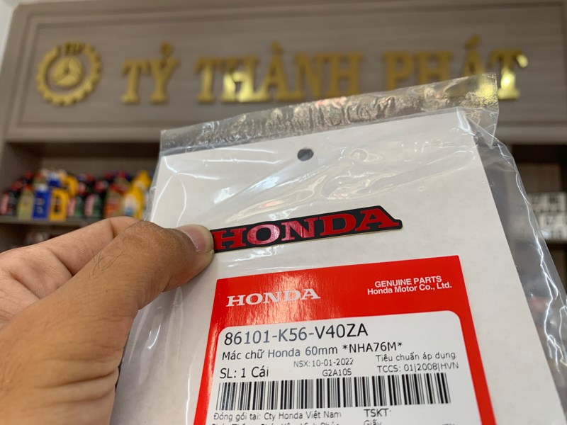 Tem đuôi dè sau Winner 18 Đỏ zin honda ( 60mm ) miếng