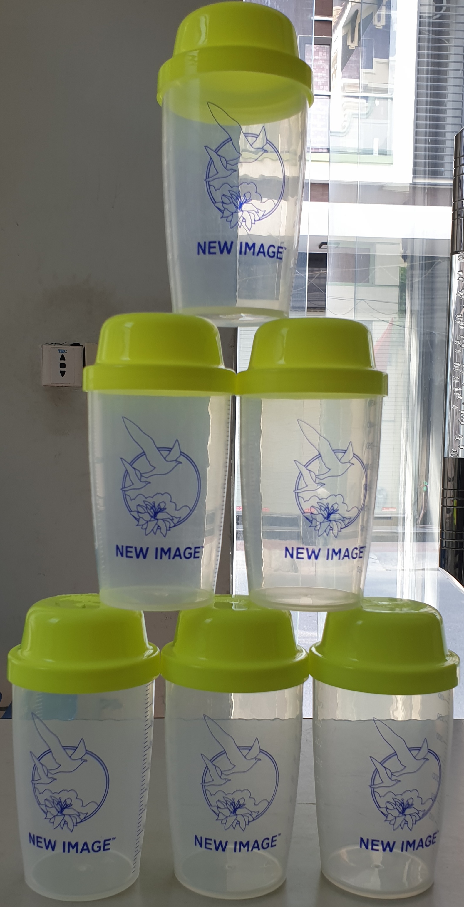 Bình lắc sữa non Alpha Lipid Lifene của New Image