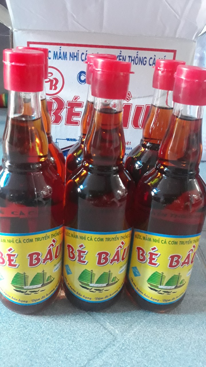 NƯỚC MẮM NHỈ CÁ CƠM BÉ BẦU LOẠI ĐẶC BIỆT, NGON NHẤT( 1 THÙNG 6 CHAI THUỶ TINH LOẠI 500ML)
