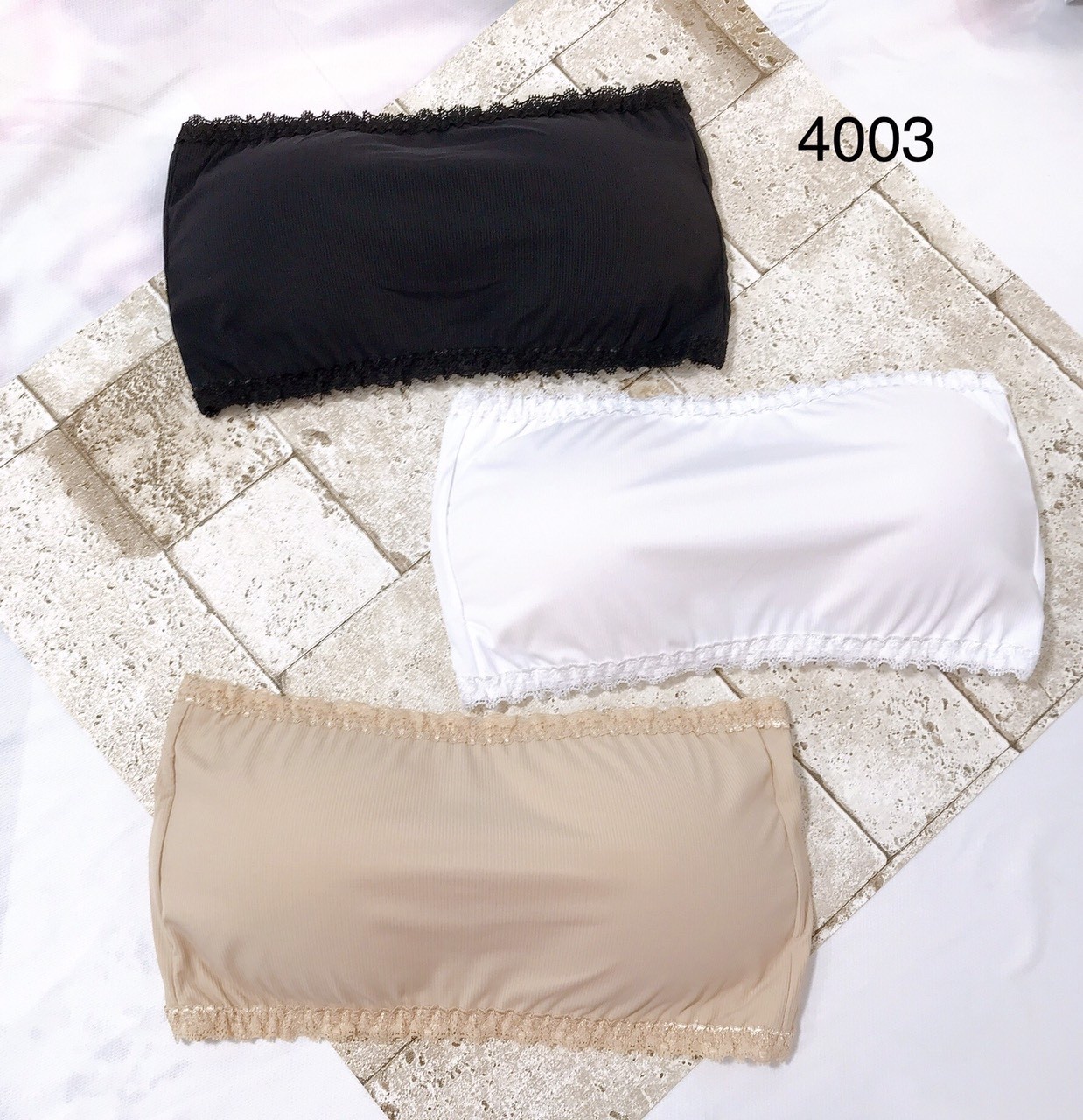 Áo Lót Nữ Bra Ống Su Gân Viền Ren Cài Sau 4003 – Seamless, Co Giãn 4 Chiều