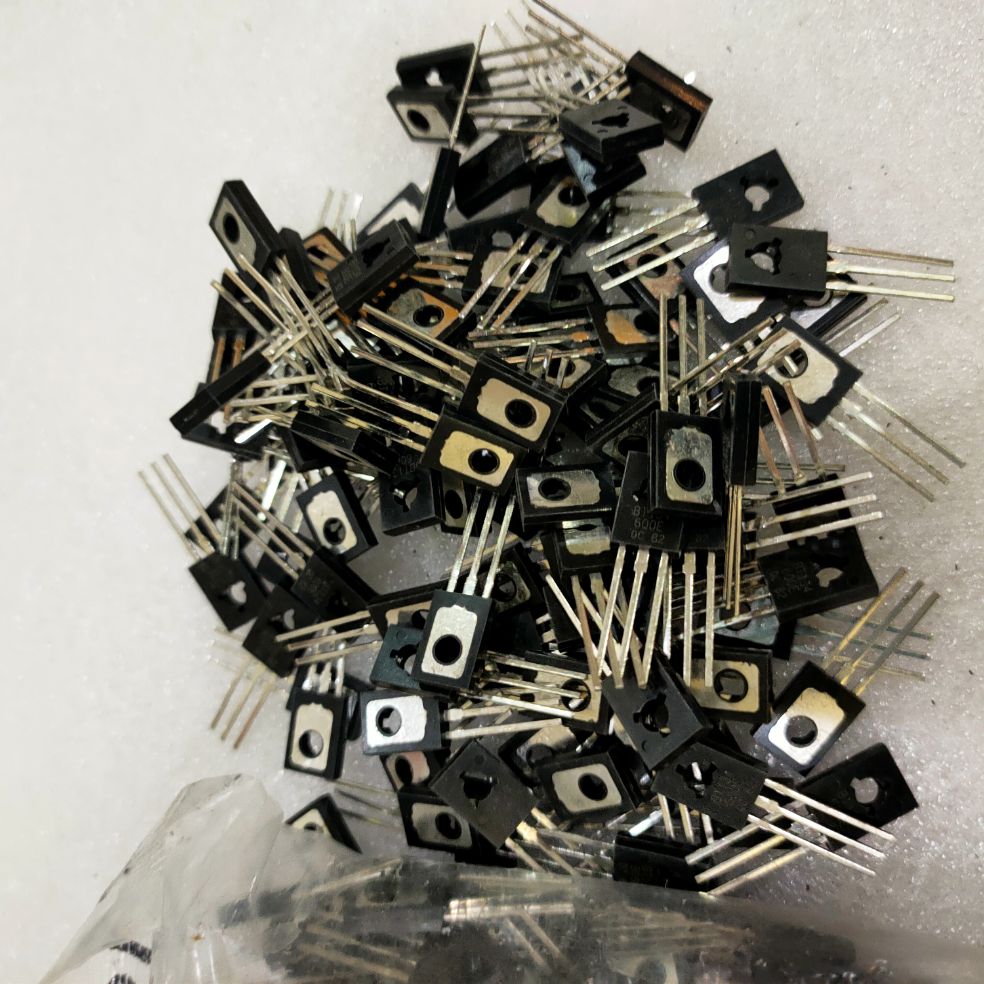 10 Con triac BT134