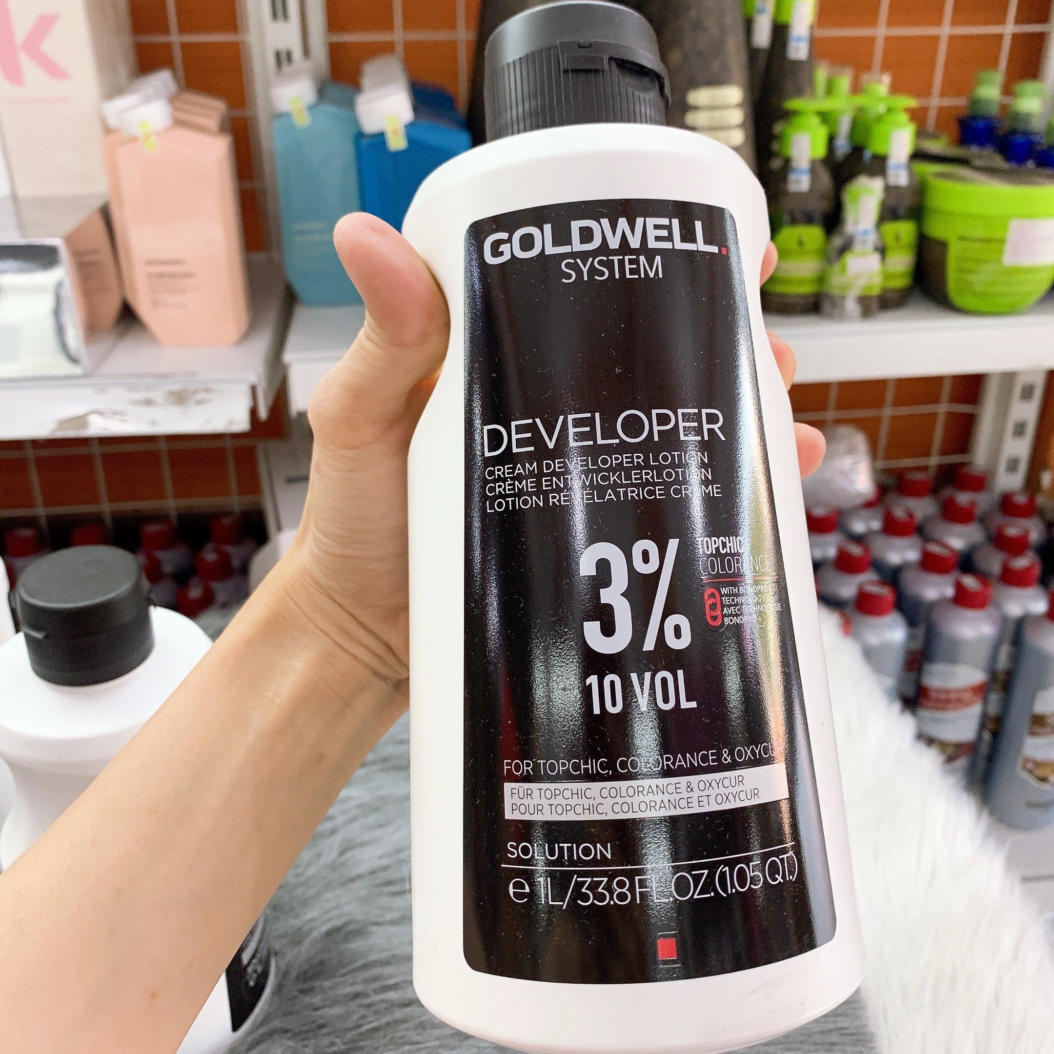 Dung môi pha màu nhuộm. OXY GOLDWELL 1000ML( hàng chính hãng )
