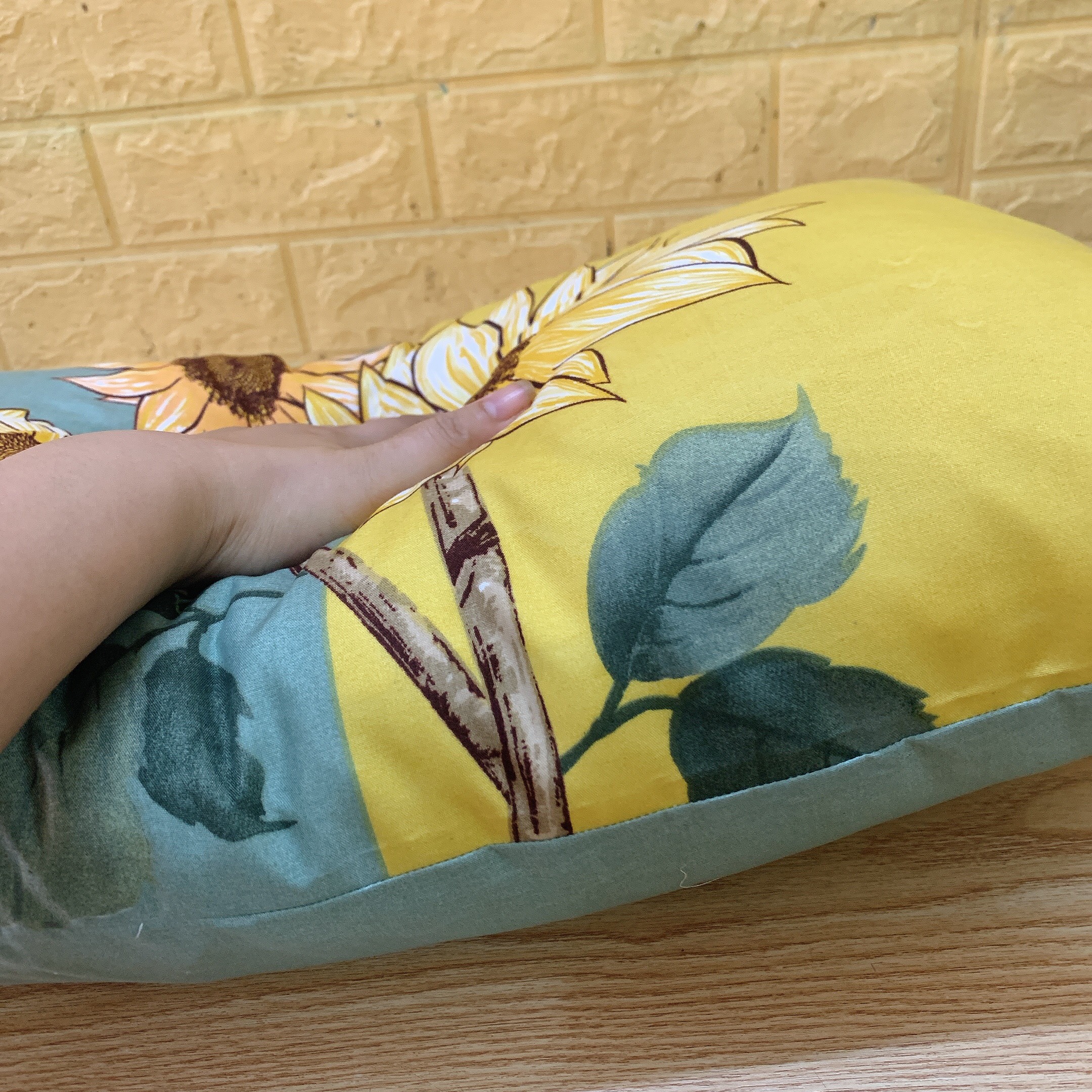 Gôi nằm( ruột gối + vỏ gối) ảnh tự chụp