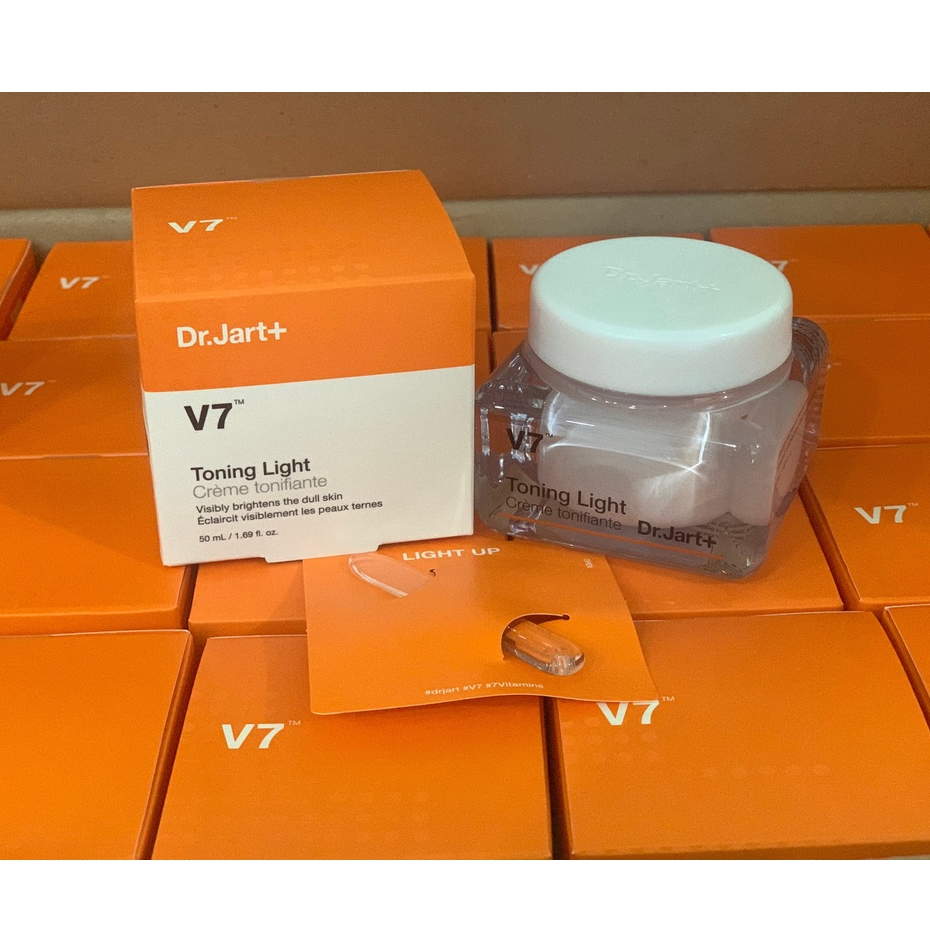 KEM DƯỠNG TRẮNG DA V7 TONING LIGHT