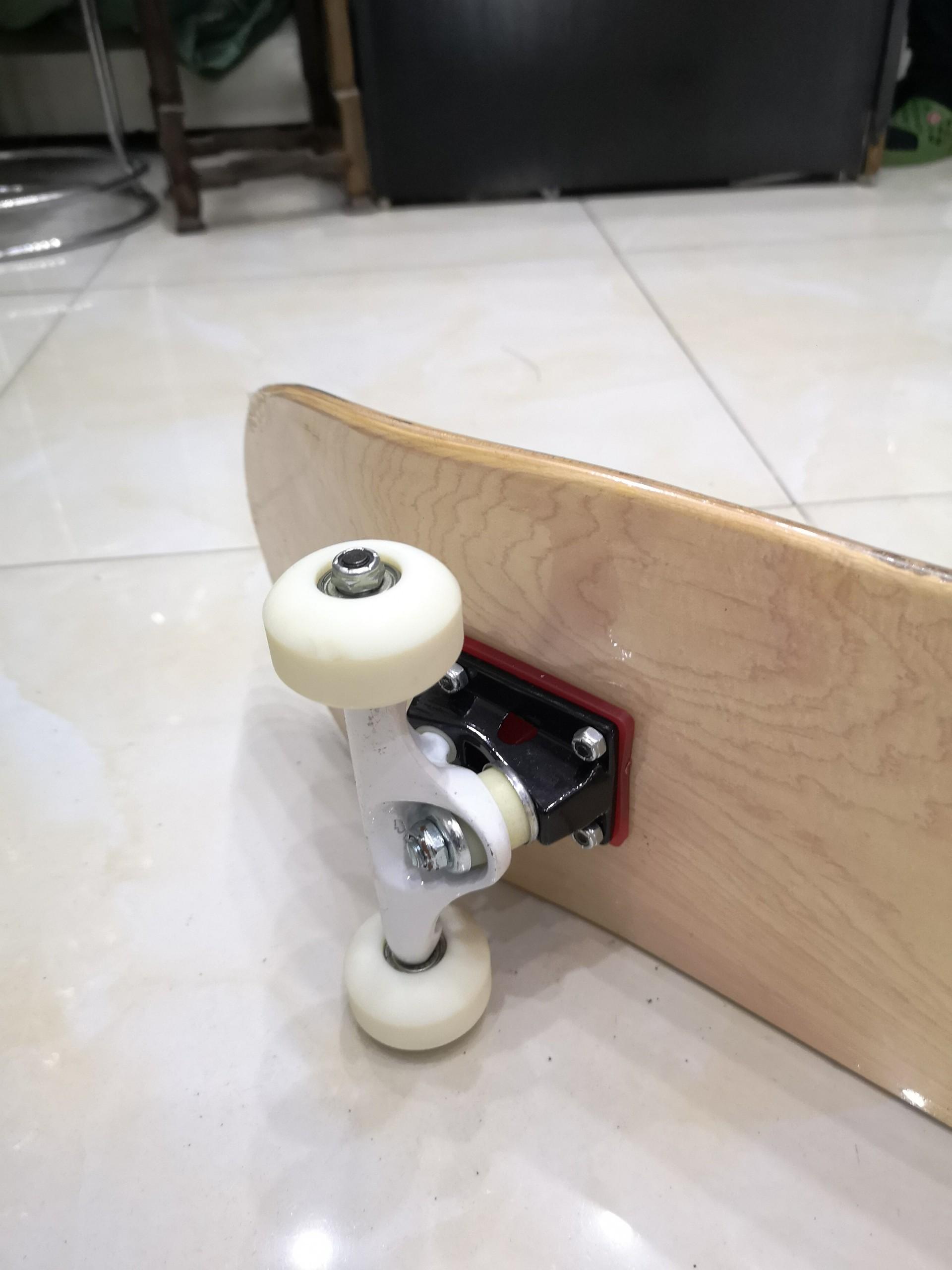 Ván trượt gỗ lá phong cao cấp