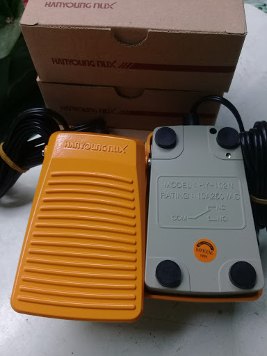 Công tắc bàn đạp HY-102N Hanyoung