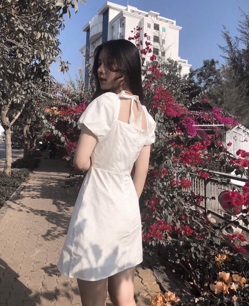 Váy Dự Tiệc, Đầm trắng cổ vuông  xinh xắn ngực đính ngọc,đầm dự tiêc màu trắng basic basic [Hàng cao cấp]