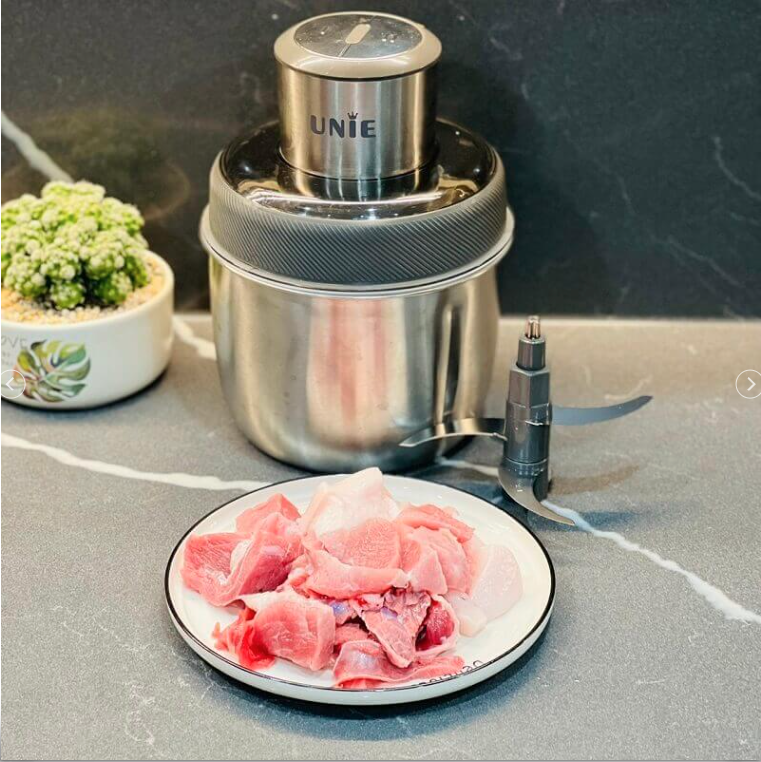 Máy xay thịt UNIE UE-228 có 3 bát INOX