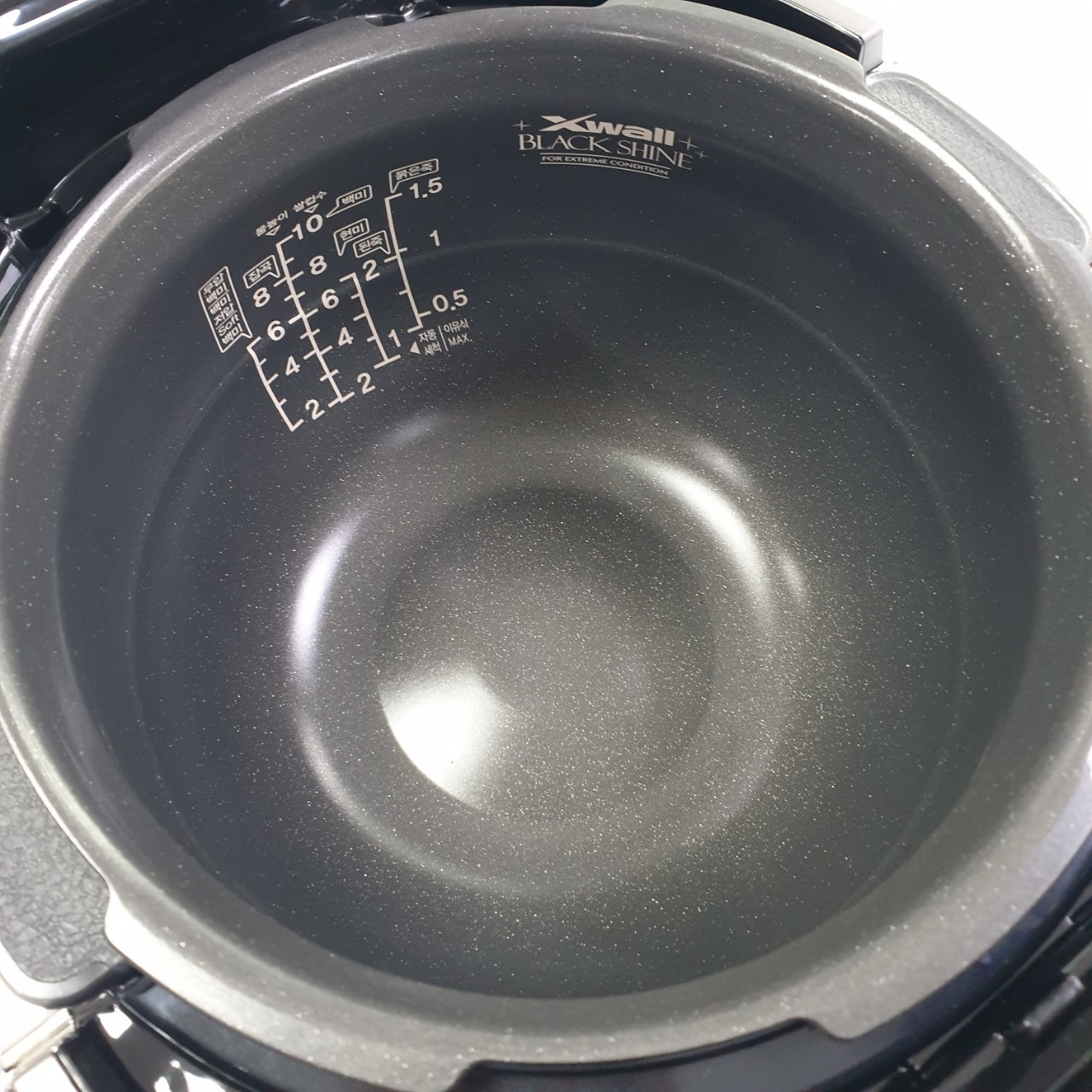Nồi cơm điện Cao tần CRP-JHR1060FD 1.8L