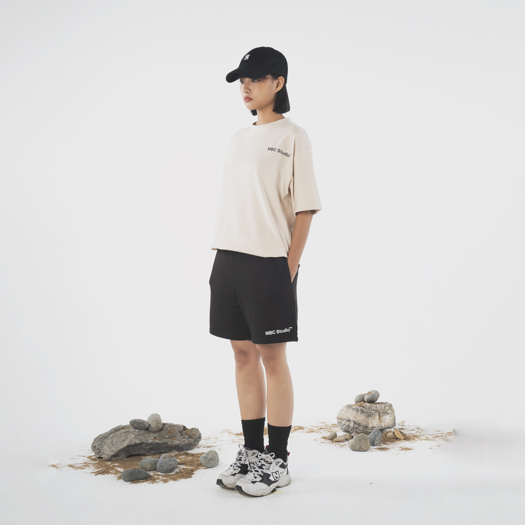 Áo Thun MBC Studio F/W 2022 Collection - Đen/Kem