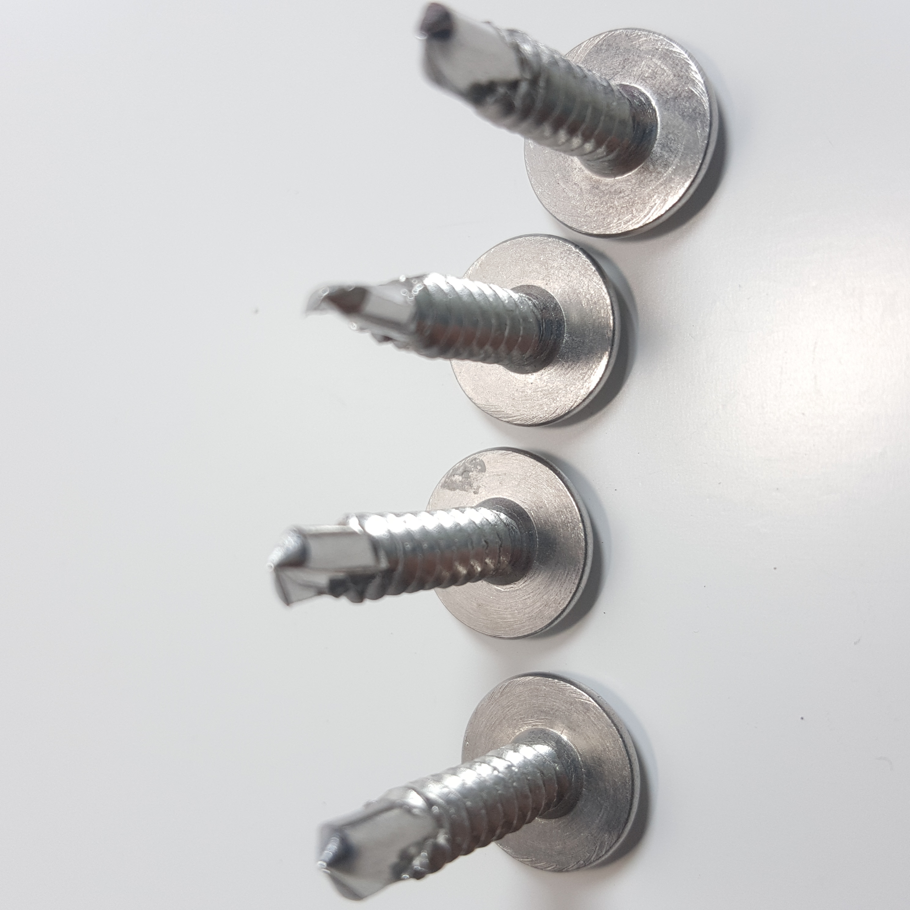 50 con vít inox 4*19 [ inox 410 đầu dù tự khoan ]vít đuôi cá [ Có thể chọn mua 50 hoặc 100 con sẽ rẻ hơn ]