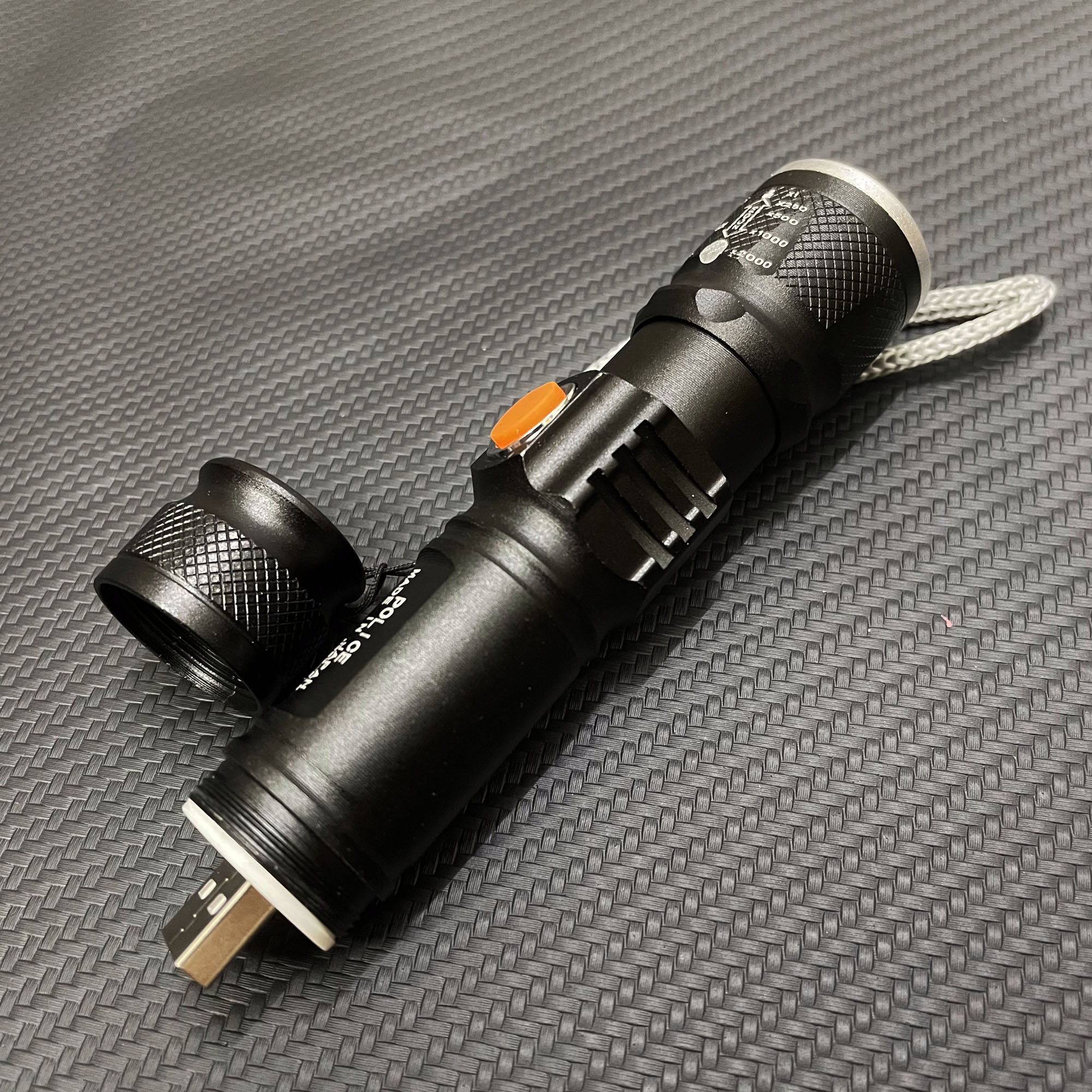 Đèn pin siêu sáng có cổng sạc usb  có zoom có chớp led có video sản phẩm.