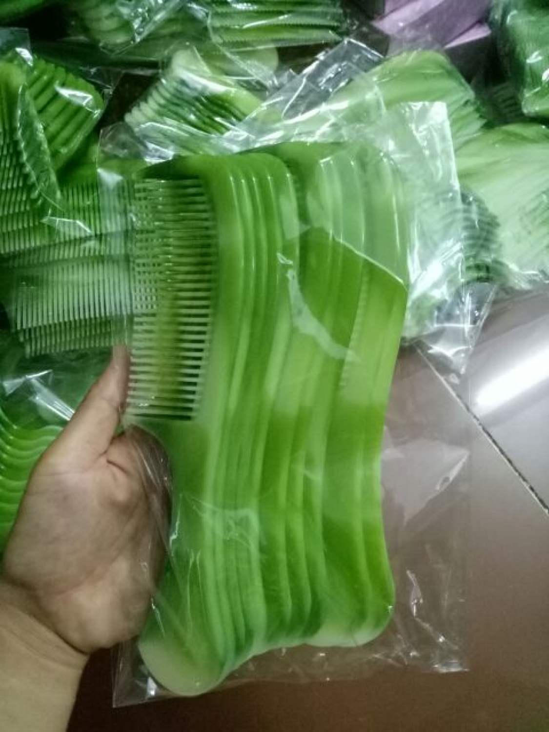 Lược chải tóc tĩnh điện vân ngọc siêu dẻo