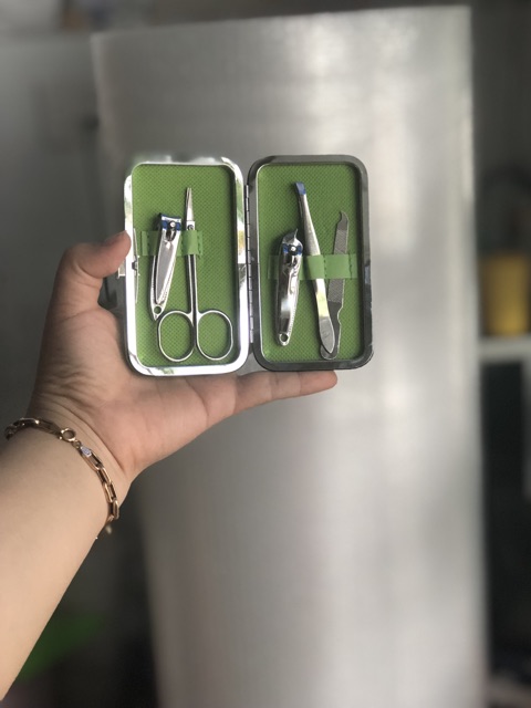 Bộ 5 Món Chăm Sóc Móng Tay từ Hazeline