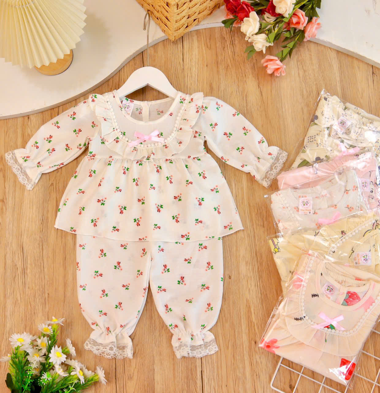 (3 bộ 3 màu 3 họa tiết khác nhau) Combo 3 Bộ Tay Dài Xốp Gạo Bé (7-15kg)