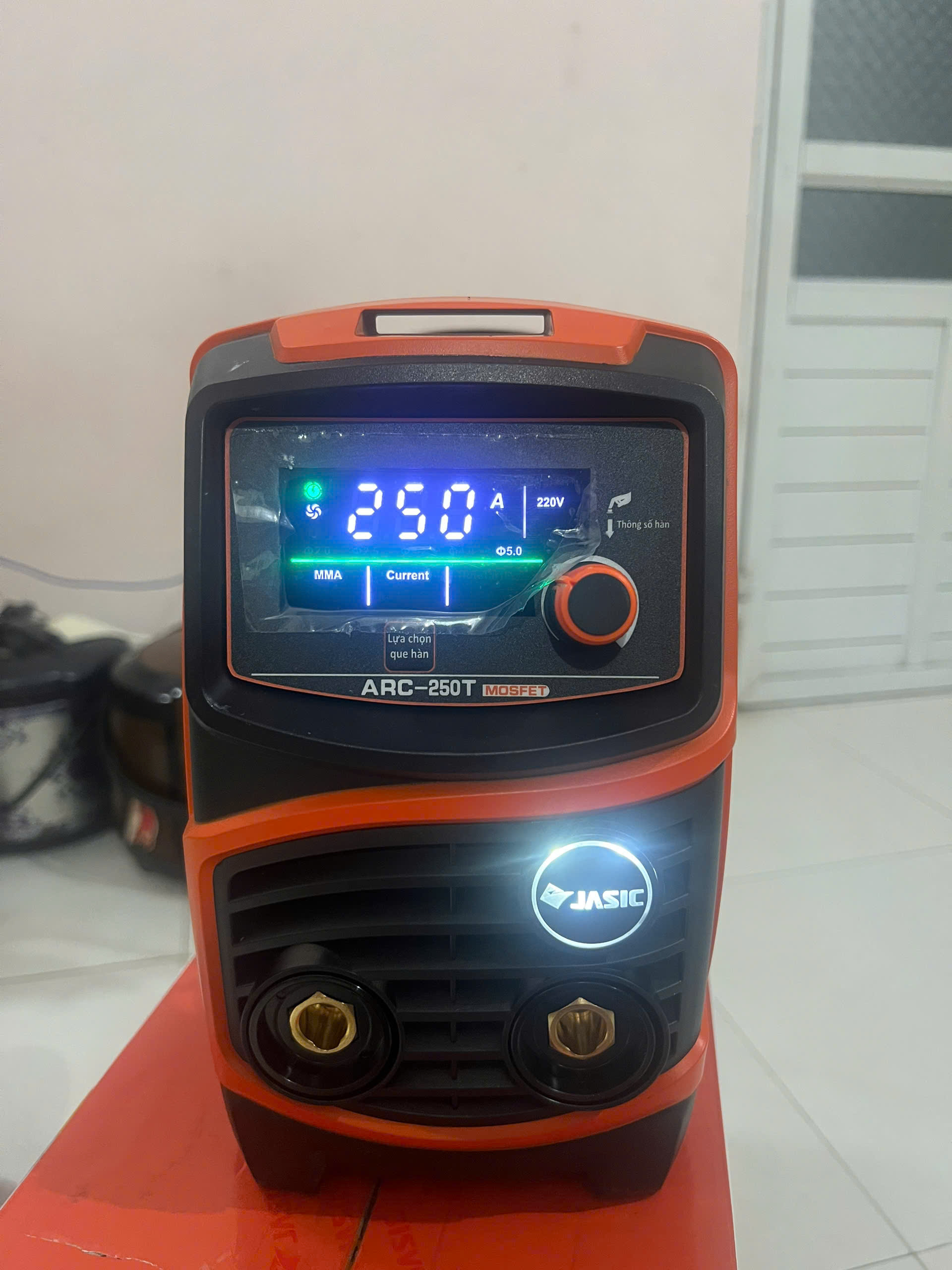 máy hàn điện tử jasic 250T DÀNH CHO THỢ CÔNG TRÌNH