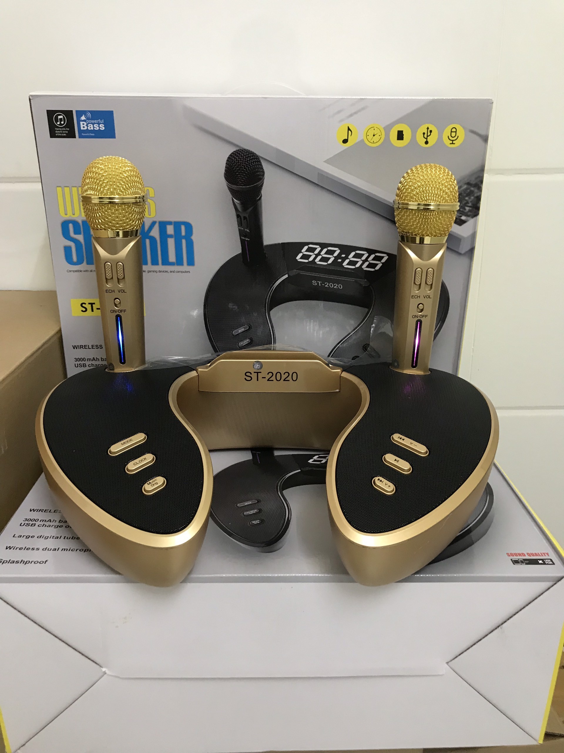 Loa bluetooth karaoke st 2020 tặng 2 micro hát karaoke hát cực hay - bảo hành 12 tháng