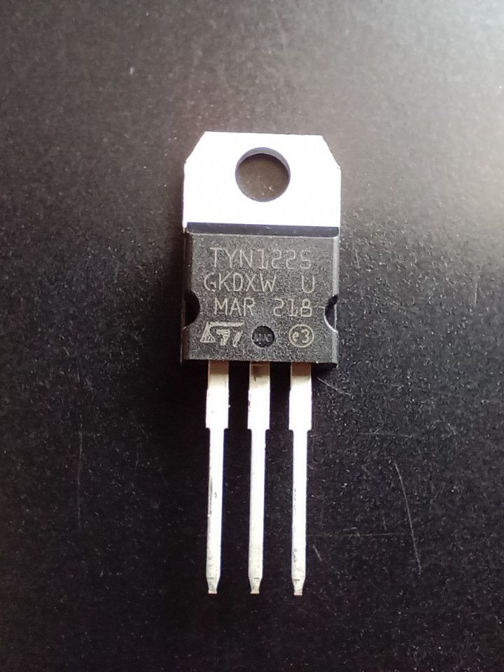 Tyn1225 to220 thyristor 25a 1200v hãng st mới 100%