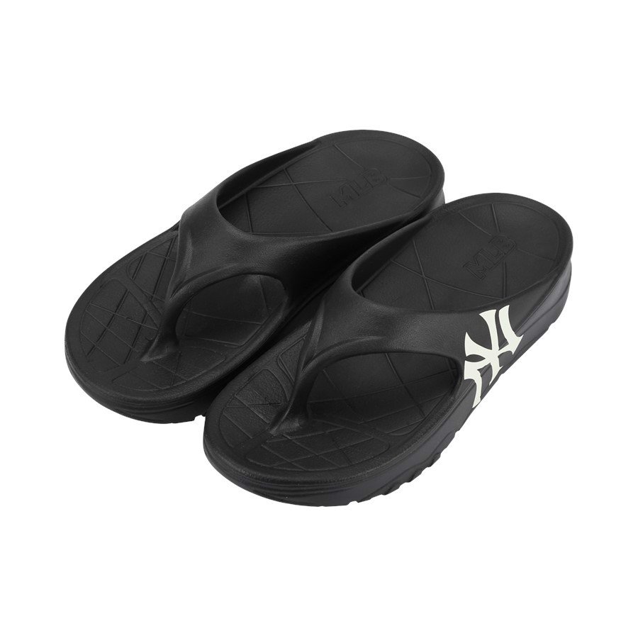 Dép MLB Xỏ Ngón Nữ Chunky Slider New York Yankees Ivory. Full box, hàng chính hãng. Đế cao 5 phân.