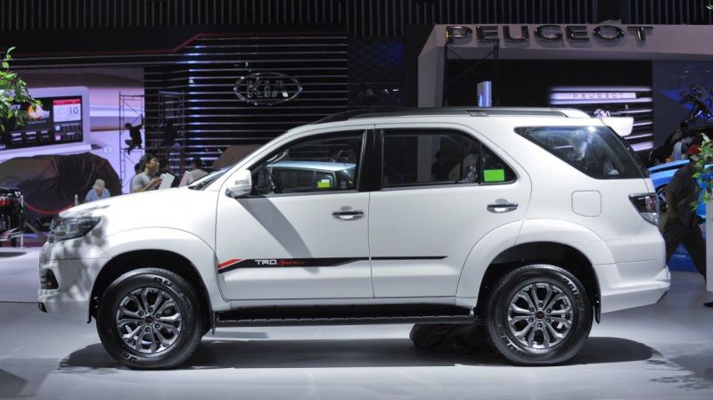 Tem TRD FORTUNER