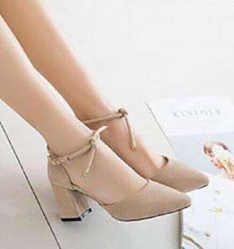 Giày cao gót thắt nơ cổ chân bít mũi cao cấp- màu kem.