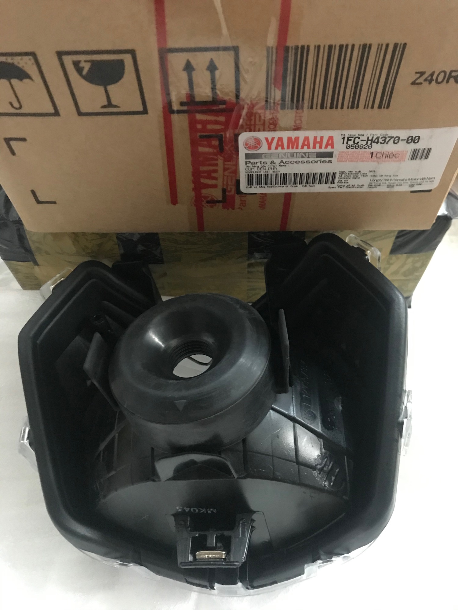 Pha đèn trước ( choá đèn) xe Sirius Fi hãng Yamaha
