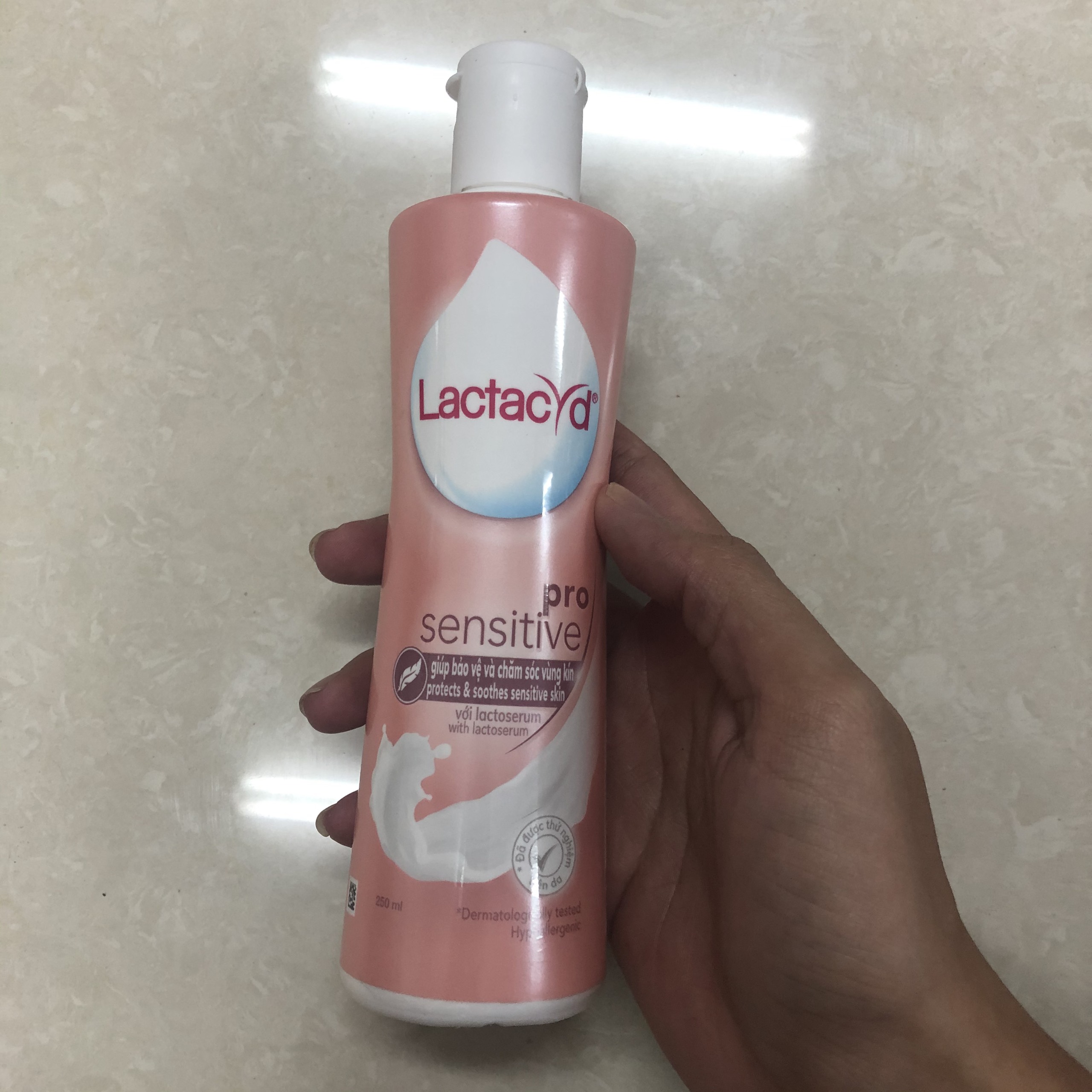 Dung dịch vệ sinh phụ nữ lactacyd pro sensitive 250ml