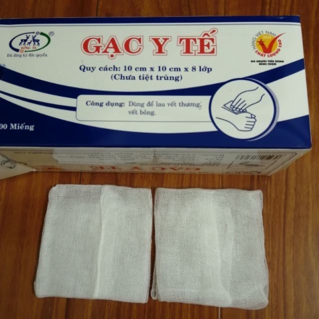 Gạc miếng Đông Pha 10cm x 10cm x 8 lớp (Hộp100 miếng )