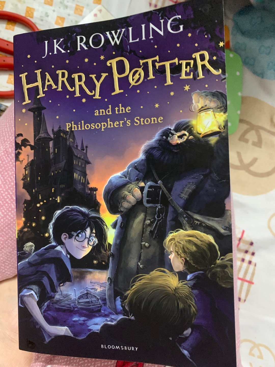 Sách Ngoại văn: Harry Potter Và Hòn Đá Phù Thủy (Tiếng Anh)