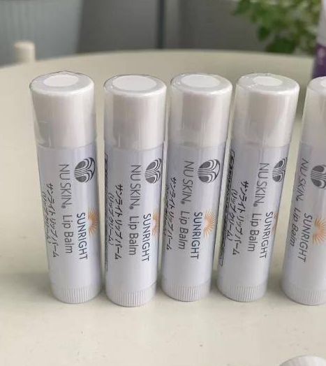Son Dưỡng Môi Nuskin Sunright Lip Balm(Hàng Nhật)