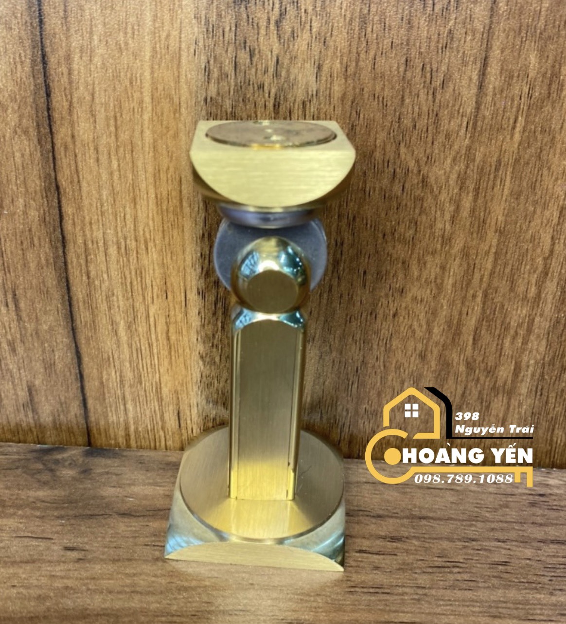 Hít cửa nam châm bằng đồng , chặn cửa chống gió, giữ cửa chống va đập - chân vuông