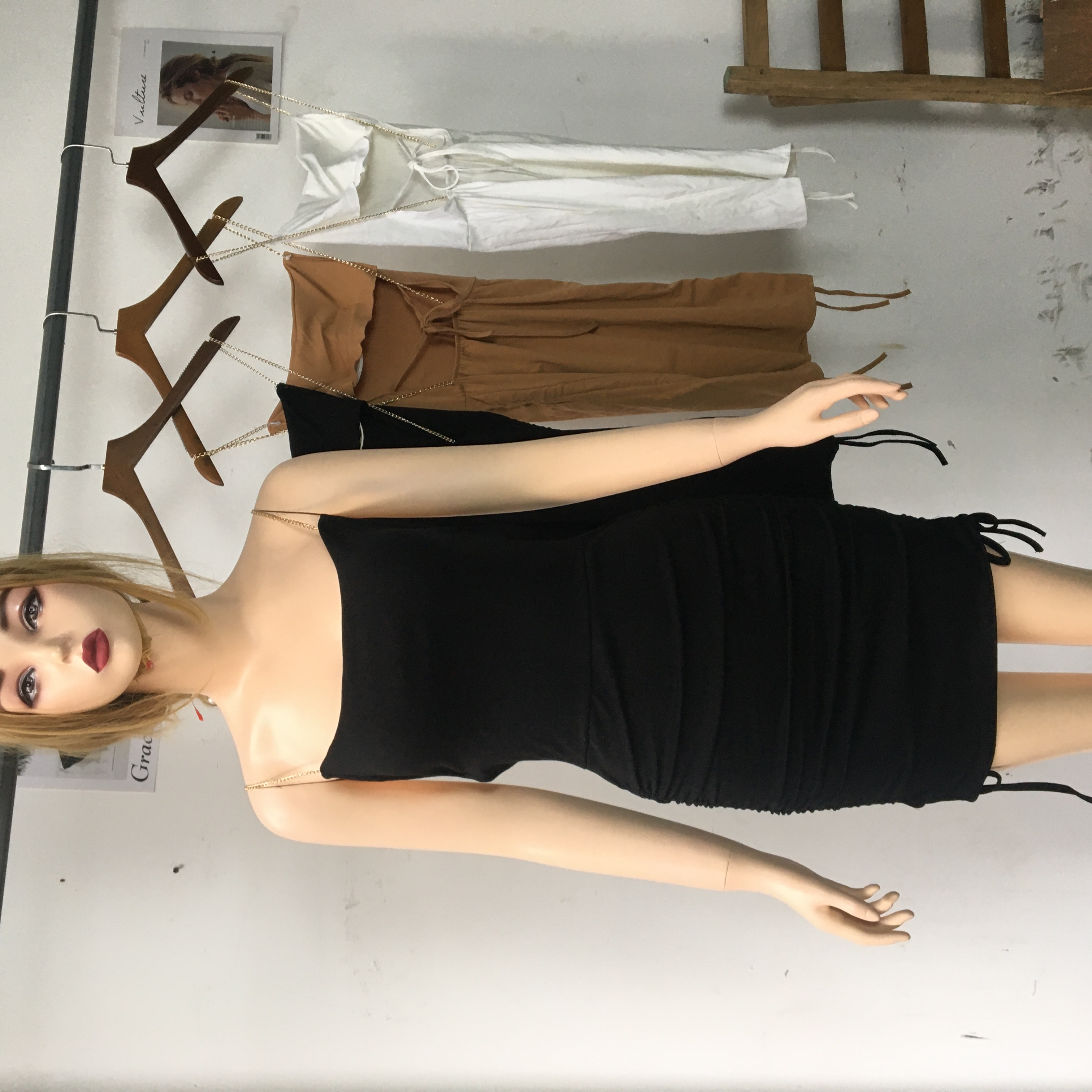 Đầm 2 Dây Hở Lưng SEXY