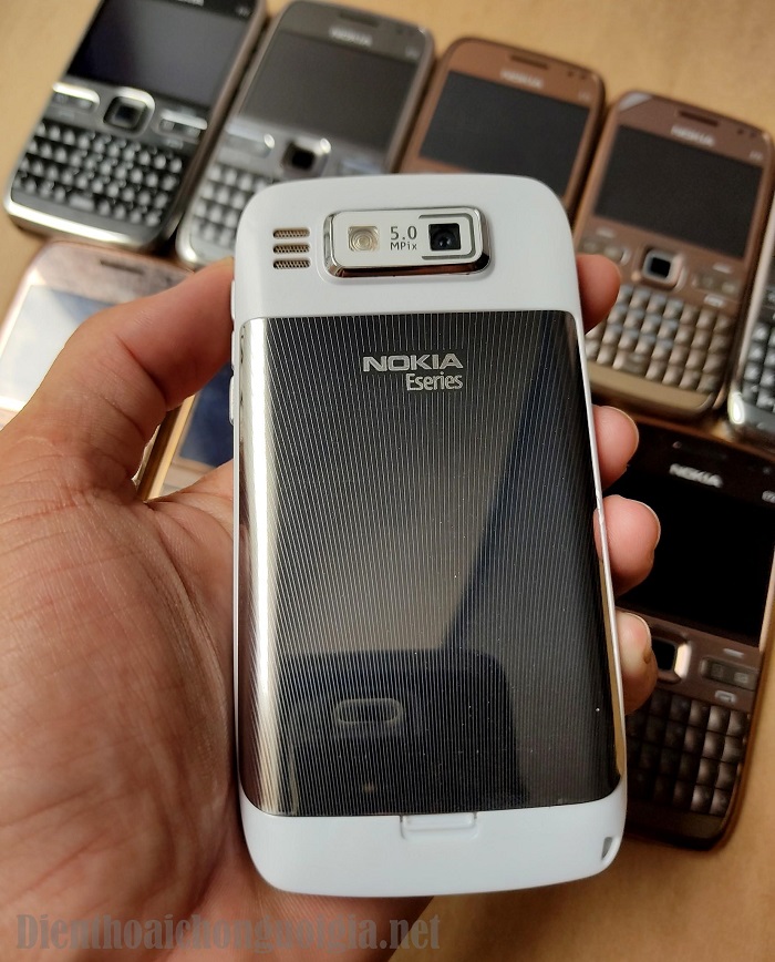 Điện thoại Nokia E72 full box có Tiếng Việt mới 99%