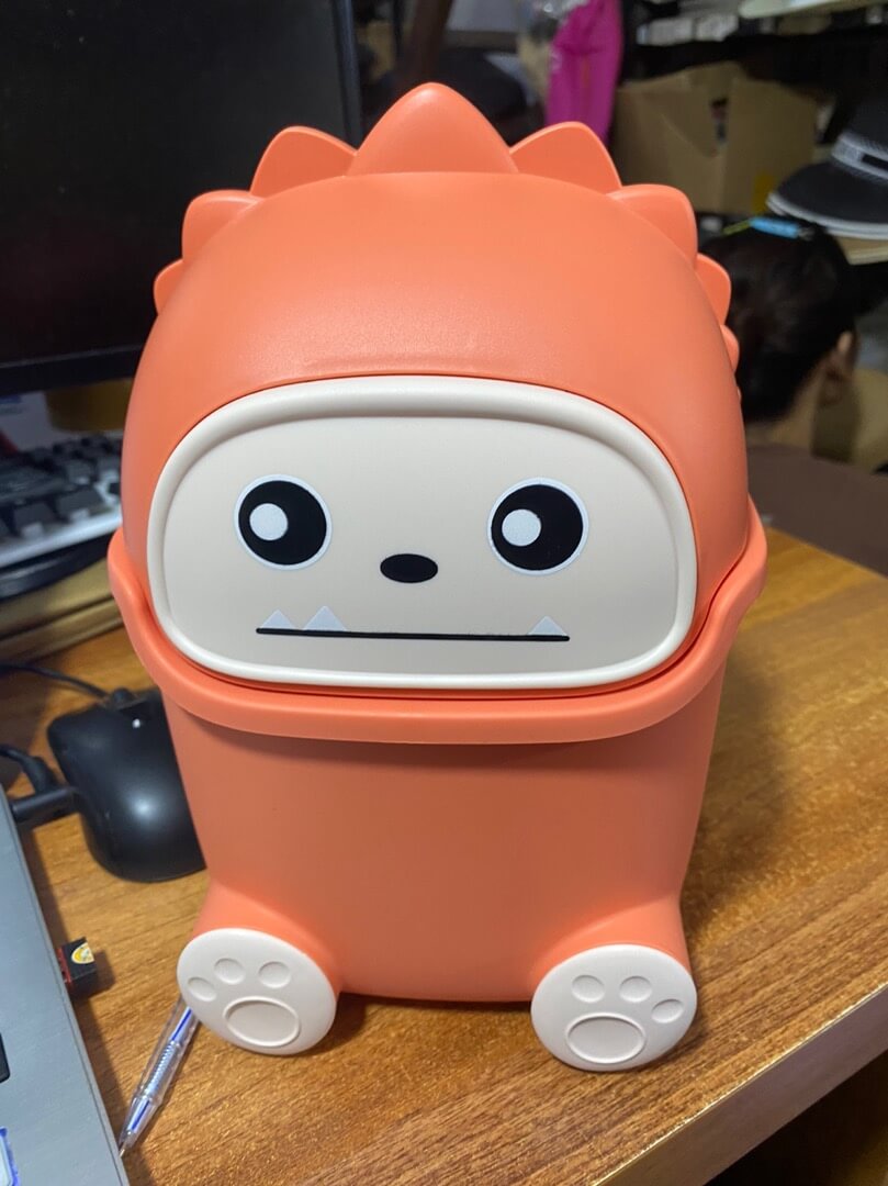 Thùng Rác Mini Để Bàn YBS Thùng Rác Nhỏ Cute Có Nắp Đậy Tiện Lợi 3 Màu Lựa Chọn